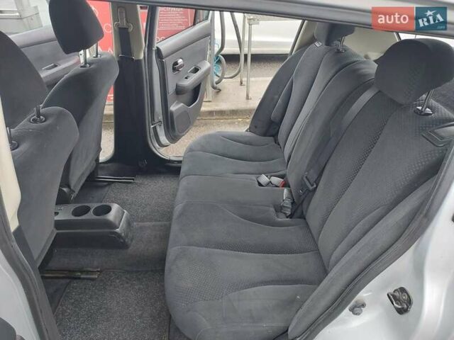 Серый Ниссан Тиида, объемом двигателя 1.6 л и пробегом 195 тыс. км за 7300 $, фото 14 на Automoto.ua