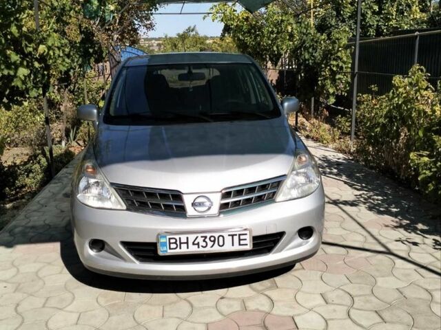 Сірий Ніссан Тііда, об'ємом двигуна 1.5 л та пробігом 150 тис. км за 7800 $, фото 9 на Automoto.ua