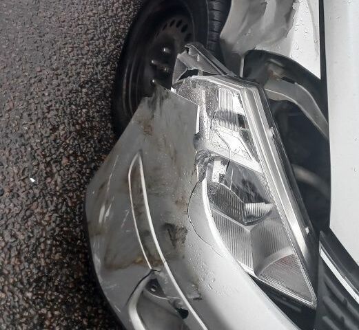 Серый Ниссан Тиида, объемом двигателя 1.5 л и пробегом 50 тыс. км за 5000 $, фото 3 на Automoto.ua