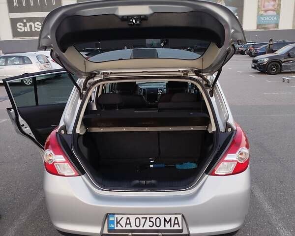 Сірий Ніссан Тііда, об'ємом двигуна 1.5 л та пробігом 81 тис. км за 7777 $, фото 16 на Automoto.ua