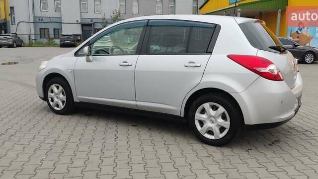 Серый Ниссан Тиида, объемом двигателя 1.6 л и пробегом 113 тыс. км за 6996 $, фото 7 на Automoto.ua