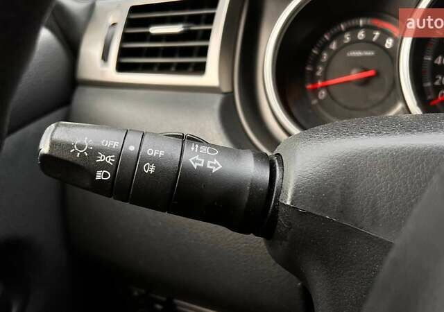 Серый Ниссан Тиида, объемом двигателя 1.6 л и пробегом 195 тыс. км за 7790 $, фото 18 на Automoto.ua