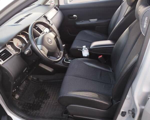 Сірий Ніссан Тііда, об'ємом двигуна 1.5 л та пробігом 81 тис. км за 7777 $, фото 4 на Automoto.ua