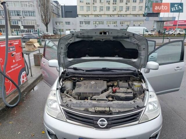 Серый Ниссан Тиида, объемом двигателя 1.6 л и пробегом 195 тыс. км за 7300 $, фото 6 на Automoto.ua