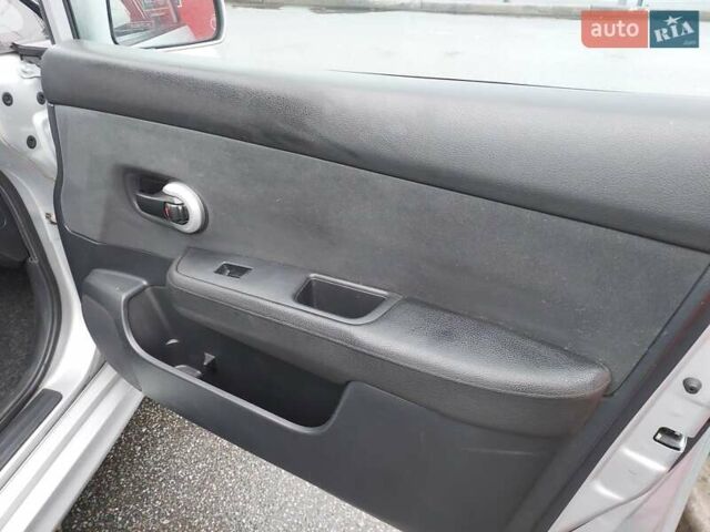 Серый Ниссан Тиида, объемом двигателя 1.6 л и пробегом 195 тыс. км за 7300 $, фото 10 на Automoto.ua