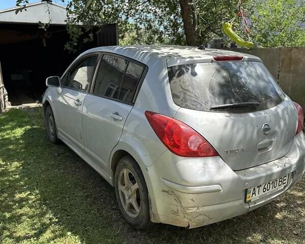 Серый Ниссан Тиида, объемом двигателя 1.6 л и пробегом 80 тыс. км за 7000 $, фото 8 на Automoto.ua