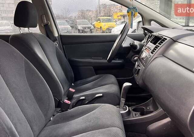 Серый Ниссан Тиида, объемом двигателя 1.6 л и пробегом 195 тыс. км за 7790 $, фото 11 на Automoto.ua