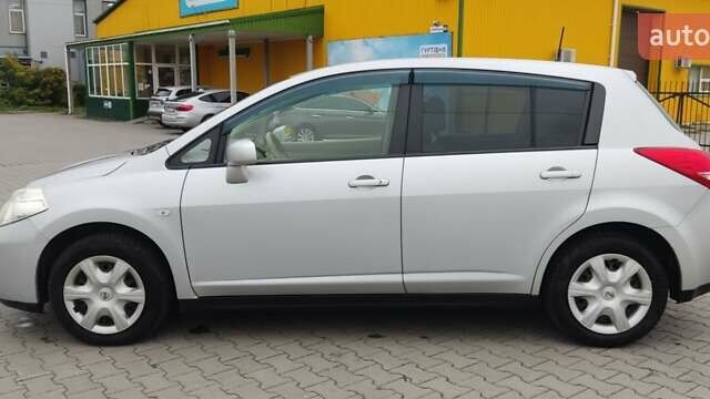 Серый Ниссан Тиида, объемом двигателя 1.6 л и пробегом 113 тыс. км за 6996 $, фото 6 на Automoto.ua