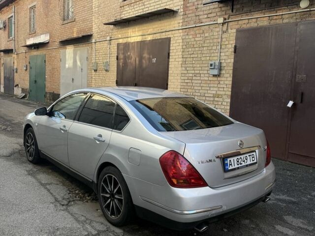 Серый Ниссан Тиида, объемом двигателя 2.4 л и пробегом 380 тыс. км за 4350 $, фото 5 на Automoto.ua