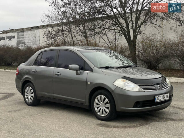 Сірий Ніссан Тііда, об'ємом двигуна 1.6 л та пробігом 220 тис. км за 4900 $, фото 2 на Automoto.ua