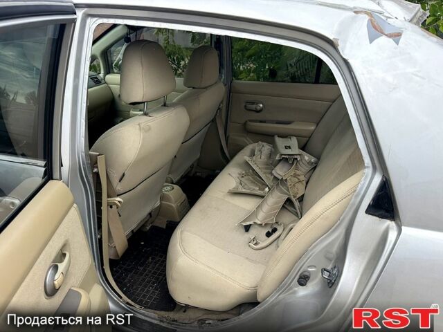 Серый Ниссан Тиида, объемом двигателя 1.6 л и пробегом 150 тыс. км за 3750 $, фото 5 на Automoto.ua