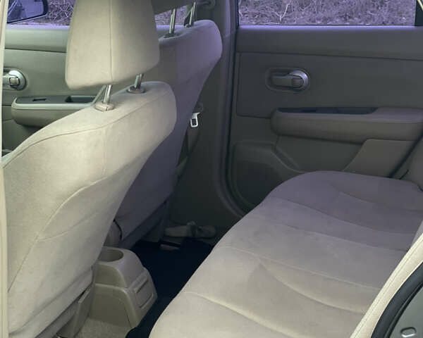 Сірий Ніссан Тііда, об'ємом двигуна 1.6 л та пробігом 220 тис. км за 4900 $, фото 8 на Automoto.ua