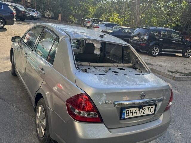 Сірий Ніссан Тііда, об'ємом двигуна 1.6 л та пробігом 150 тис. км за 3750 $, фото 9 на Automoto.ua