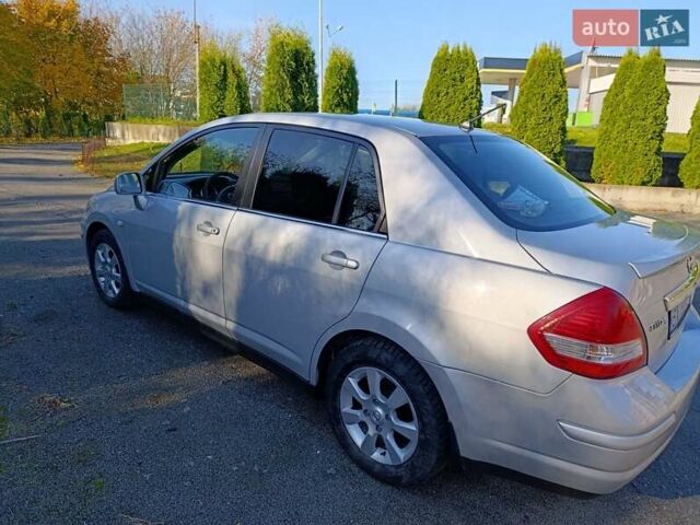 Серый Ниссан Тиида, объемом двигателя 1.8 л и пробегом 165 тыс. км за 5400 $, фото 6 на Automoto.ua