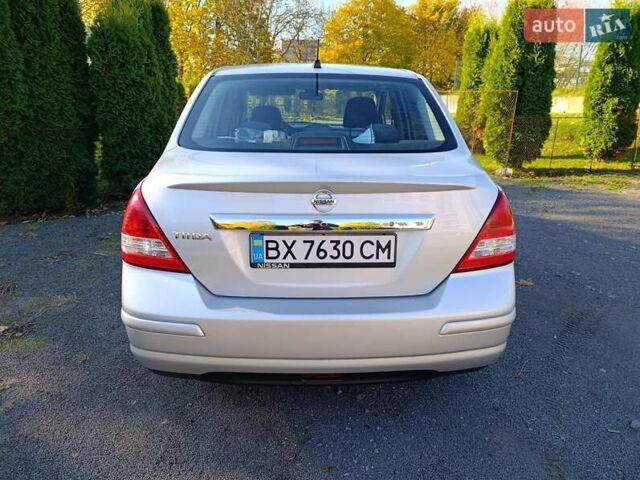 Серый Ниссан Тиида, объемом двигателя 1.8 л и пробегом 165 тыс. км за 5400 $, фото 9 на Automoto.ua