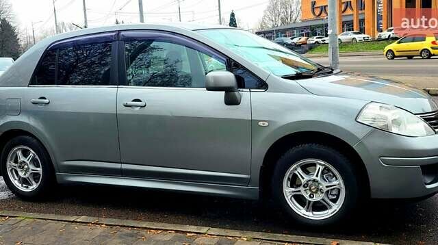 Серый Ниссан Тиида, объемом двигателя 1.6 л и пробегом 199 тыс. км за 5390 $, фото 12 на Automoto.ua