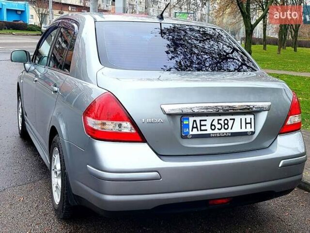 Серый Ниссан Тиида, объемом двигателя 1.6 л и пробегом 199 тыс. км за 5390 $, фото 7 на Automoto.ua