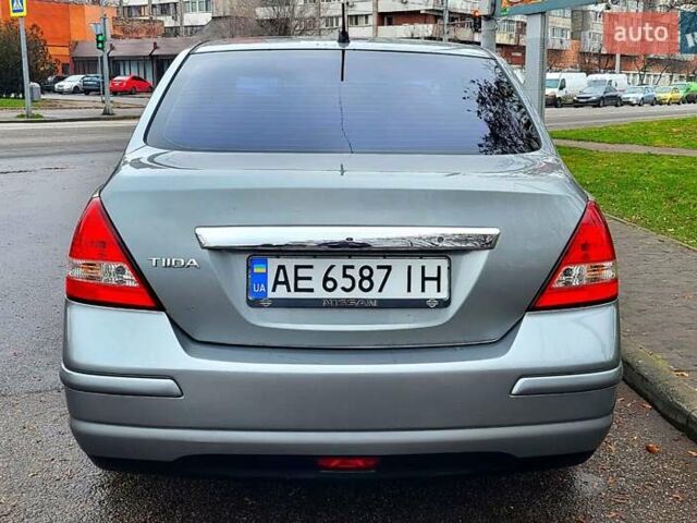 Серый Ниссан Тиида, объемом двигателя 1.6 л и пробегом 199 тыс. км за 5390 $, фото 8 на Automoto.ua