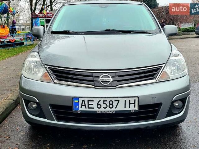 Серый Ниссан Тиида, объемом двигателя 1.6 л и пробегом 199 тыс. км за 5390 $, фото 9 на Automoto.ua