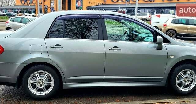 Серый Ниссан Тиида, объемом двигателя 1.6 л и пробегом 199 тыс. км за 5390 $, фото 15 на Automoto.ua