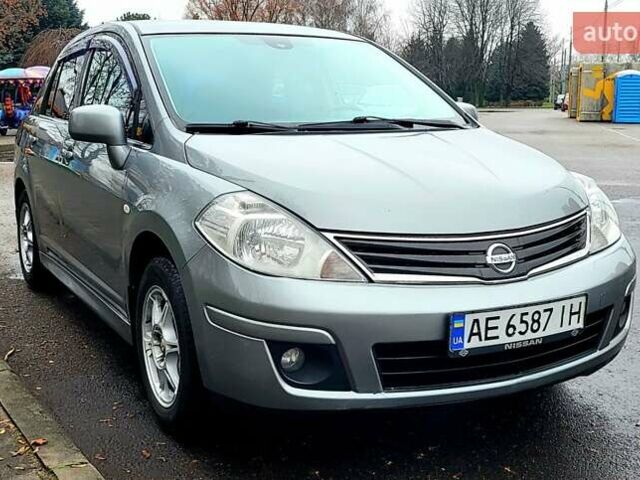 Серый Ниссан Тиида, объемом двигателя 1.6 л и пробегом 199 тыс. км за 5390 $, фото 10 на Automoto.ua