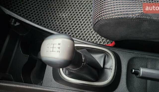 Серый Ниссан Тиида, объемом двигателя 1.6 л и пробегом 199 тыс. км за 5390 $, фото 47 на Automoto.ua