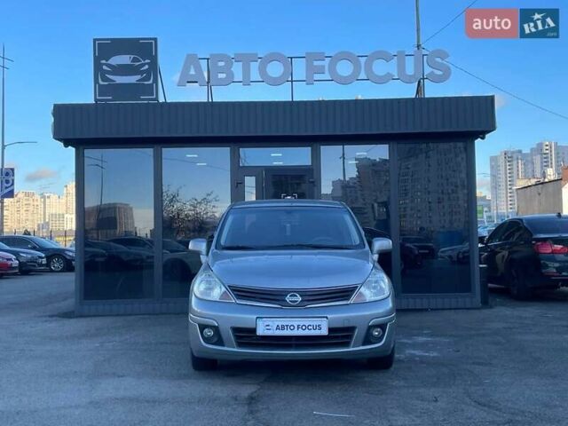 Серый Ниссан Тиида, объемом двигателя 1.6 л и пробегом 160 тыс. км за 7490 $, фото 2 на Automoto.ua