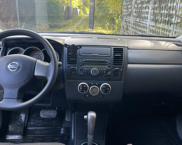 Серый Ниссан Тиида, объемом двигателя 1.6 л и пробегом 159 тыс. км за 6800 $, фото 9 на Automoto.ua