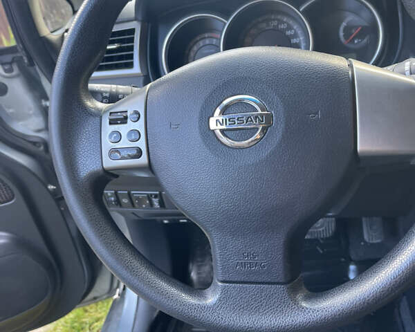 Серый Ниссан Тиида, объемом двигателя 1.6 л и пробегом 159 тыс. км за 6800 $, фото 30 на Automoto.ua