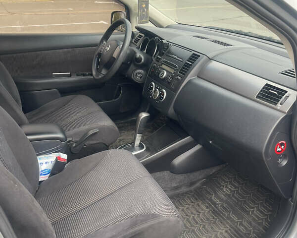 Серый Ниссан Тиида, объемом двигателя 1.6 л и пробегом 159 тыс. км за 6800 $, фото 24 на Automoto.ua