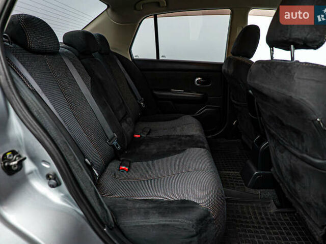 Серый Ниссан Тиида, объемом двигателя 1.6 л и пробегом 166 тыс. км за 6997 $, фото 19 на Automoto.ua