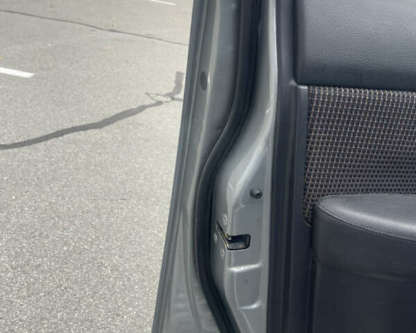 Серый Ниссан Тиида, объемом двигателя 1.6 л и пробегом 159 тыс. км за 6800 $, фото 14 на Automoto.ua