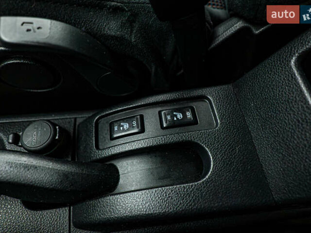 Серый Ниссан Тиида, объемом двигателя 1.6 л и пробегом 166 тыс. км за 6997 $, фото 17 на Automoto.ua