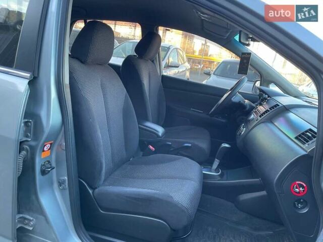 Серый Ниссан Тиида, объемом двигателя 1.6 л и пробегом 160 тыс. км за 7490 $, фото 11 на Automoto.ua
