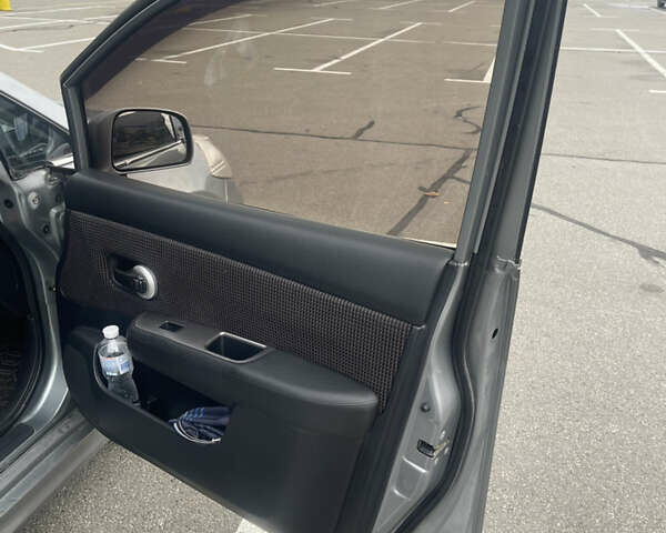 Серый Ниссан Тиида, объемом двигателя 1.6 л и пробегом 159 тыс. км за 6800 $, фото 25 на Automoto.ua