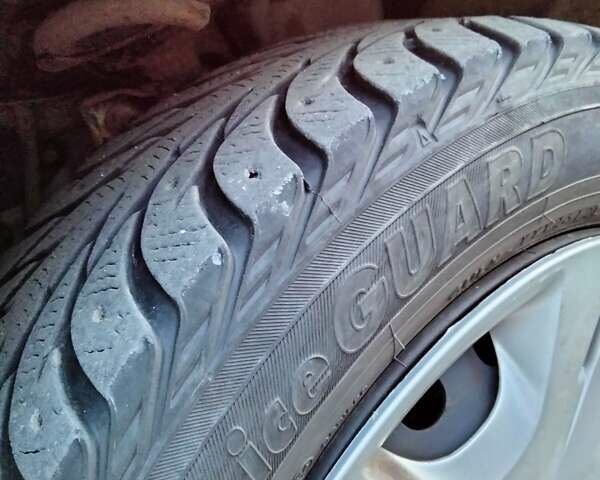 Серый Ниссан Тиида, объемом двигателя 1.6 л и пробегом 123 тыс. км за 7500 $, фото 2 на Automoto.ua