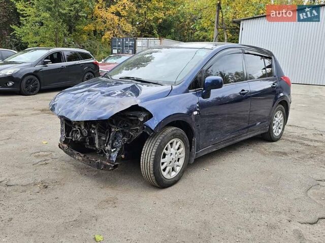 Синий Ниссан Тиида, объемом двигателя 1.6 л и пробегом 200 тыс. км за 2300 $, фото 9 на Automoto.ua