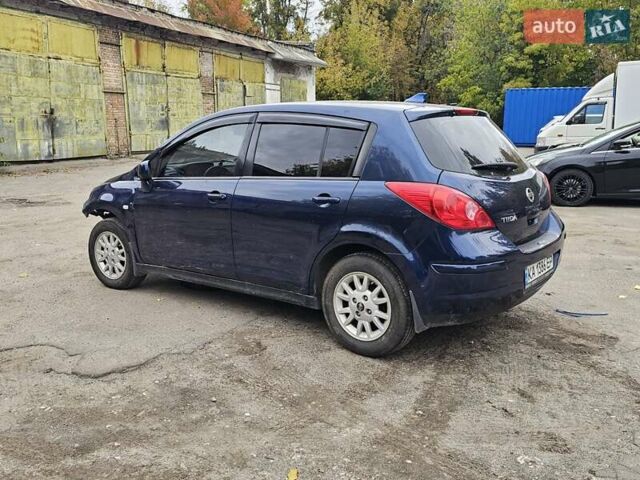 Синий Ниссан Тиида, объемом двигателя 1.6 л и пробегом 200 тыс. км за 2200 $, фото 13 на Automoto.ua