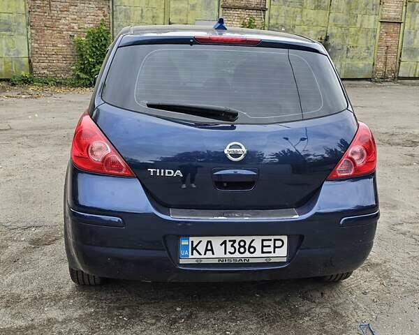 Синий Ниссан Тиида, объемом двигателя 1.6 л и пробегом 200 тыс. км за 2500 $, фото 5 на Automoto.ua