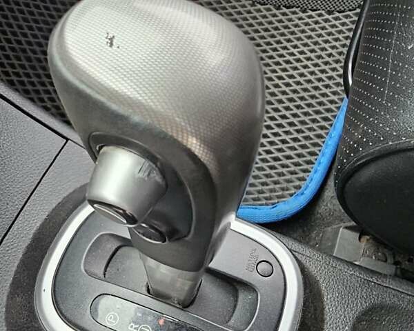 Синий Ниссан Тиида, объемом двигателя 1.6 л и пробегом 200 тыс. км за 2200 $, фото 11 на Automoto.ua