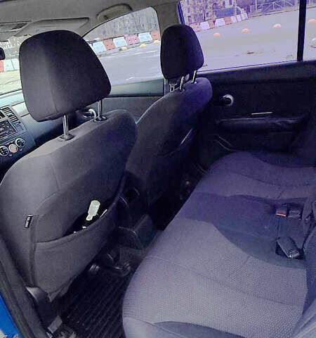 Синий Ниссан Тиида, объемом двигателя 1.6 л и пробегом 243 тыс. км за 5800 $, фото 8 на Automoto.ua