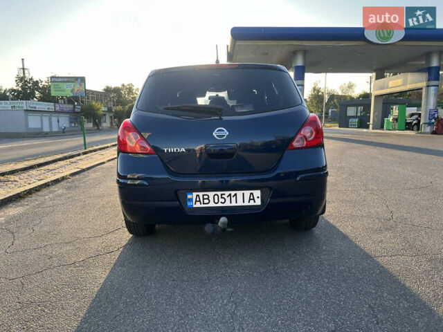 Синий Ниссан Тиида, объемом двигателя 1.6 л и пробегом 88 тыс. км за 5200 $, фото 2 на Automoto.ua