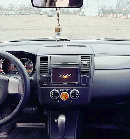 Синий Ниссан Тиида, объемом двигателя 1.6 л и пробегом 243 тыс. км за 5800 $, фото 12 на Automoto.ua