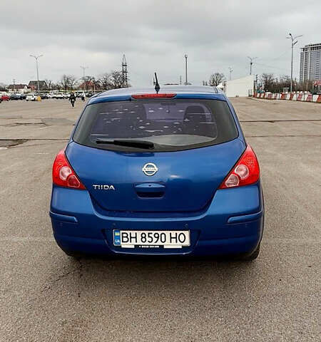 Синий Ниссан Тиида, объемом двигателя 1.6 л и пробегом 243 тыс. км за 5800 $, фото 4 на Automoto.ua