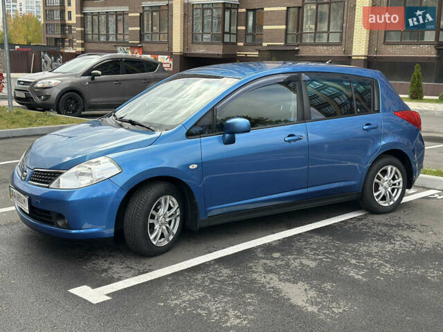 Синий Ниссан Тиида, объемом двигателя 1.6 л и пробегом 172 тыс. км за 6200 $, фото 3 на Automoto.ua
