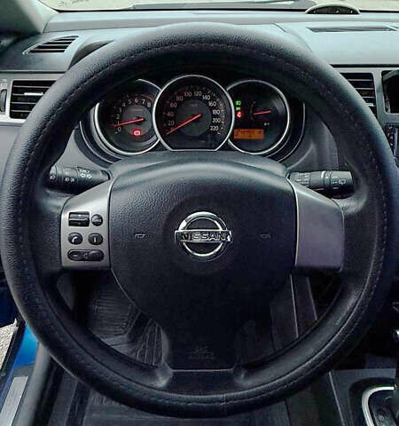 Синий Ниссан Тиида, объемом двигателя 1.6 л и пробегом 243 тыс. км за 5800 $, фото 11 на Automoto.ua