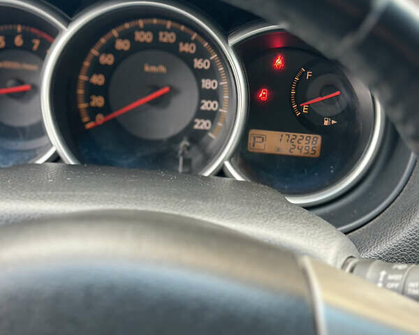 Синий Ниссан Тиида, объемом двигателя 1.6 л и пробегом 172 тыс. км за 6200 $, фото 19 на Automoto.ua