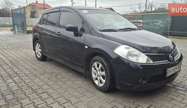 Синий Ниссан Тиида, объемом двигателя 1.6 л и пробегом 209 тыс. км за 5800 $, фото 3 на Automoto.ua