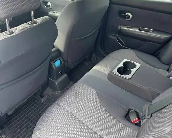 Синий Ниссан Тиида, объемом двигателя 1.6 л и пробегом 290 тыс. км за 5555 $, фото 9 на Automoto.ua