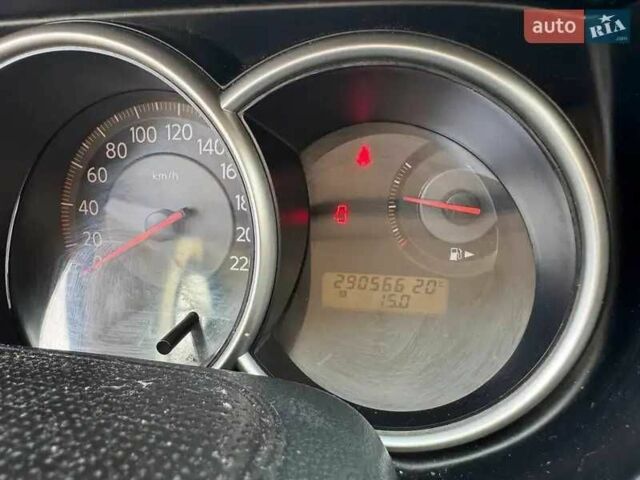 Синий Ниссан Тиида, объемом двигателя 1.6 л и пробегом 290 тыс. км за 5555 $, фото 10 на Automoto.ua